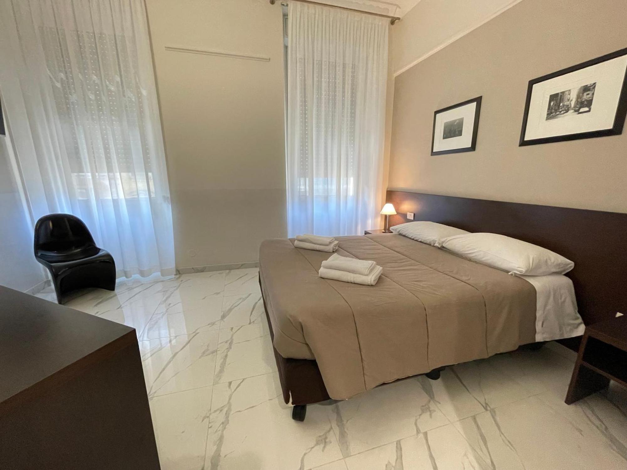Club Hotel, Milan